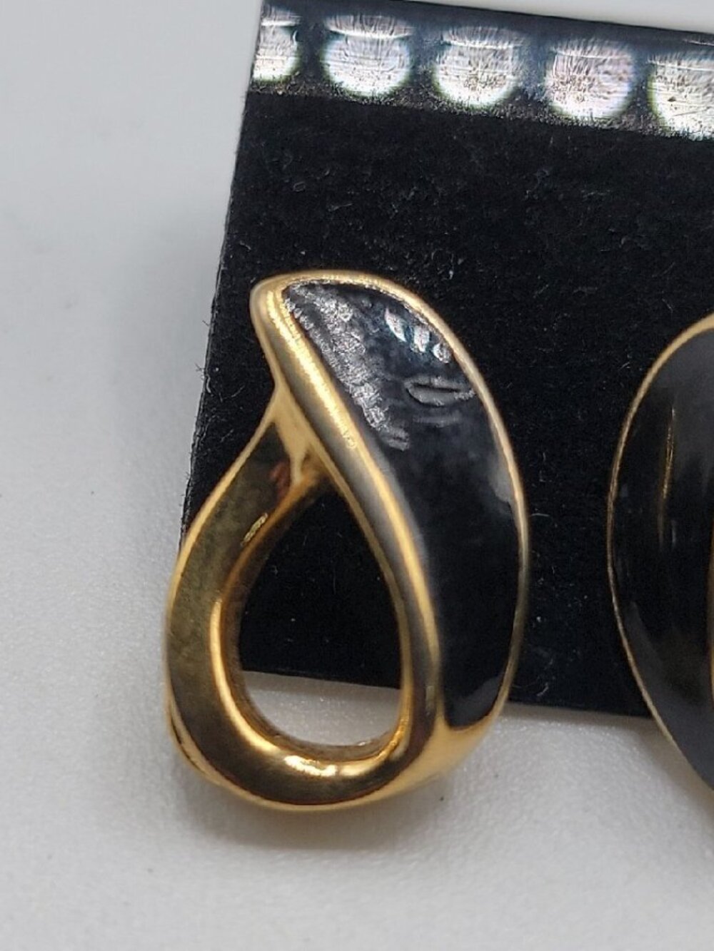 Vintage Trifari Post Earrings Swirl Earrings Gold Tone Black Enamel Pierced Ears - Picture 3 of 16